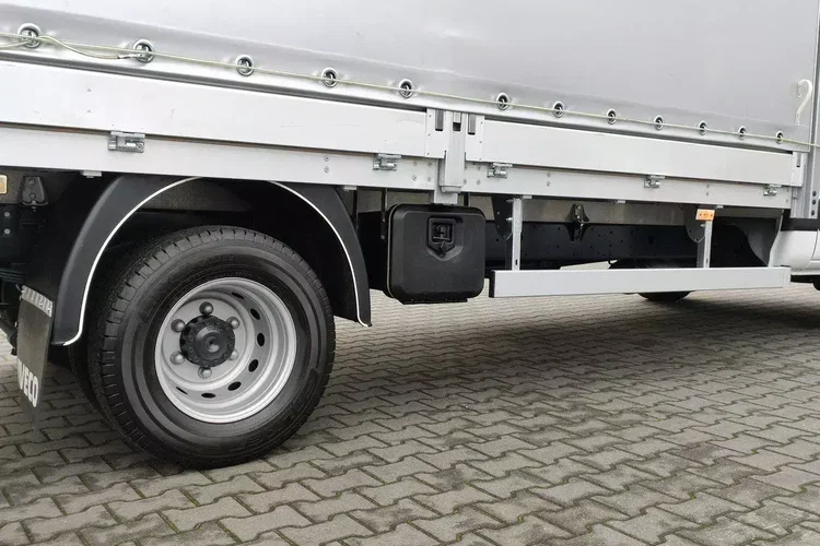 Iveco Daily 70C18 V H zdjęcie 13