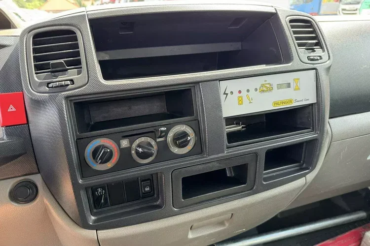 Nissan Cabstar zdjęcie 26