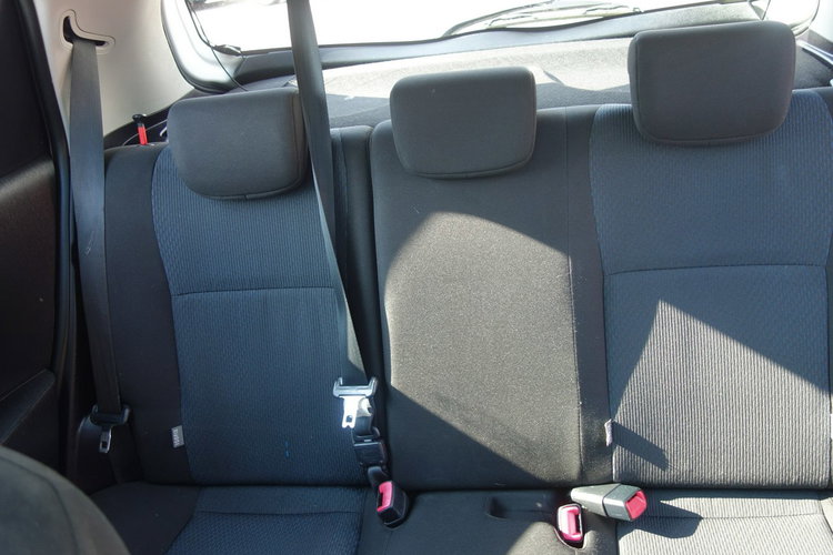 Toyota Yaris Nowa Bateria Stan Bdb zdjęcie 11