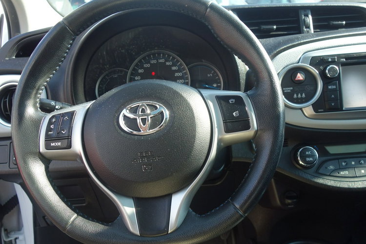 Toyota Yaris Nowa Bateria Stan Bdb zdjęcie 14