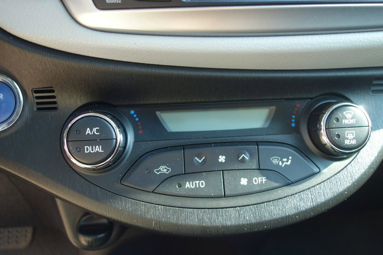 Toyota Yaris Nowa Bateria Stan Bdb zdjęcie 19