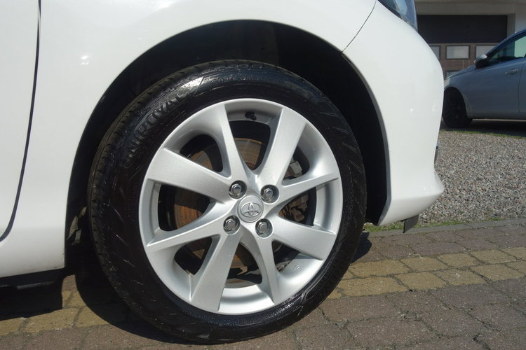 Toyota Yaris Nowa Bateria Stan Bdb zdjęcie 4