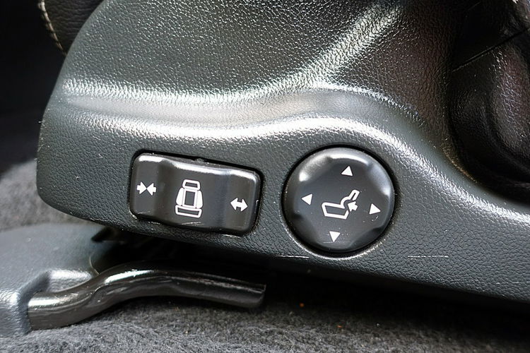 Honda Civic MAX OPCJA 1.8i Executive Szklany Dach+Skóra+Xenon 1WŁ. KRAJ Bezwyp 4x2 zdjęcie 17