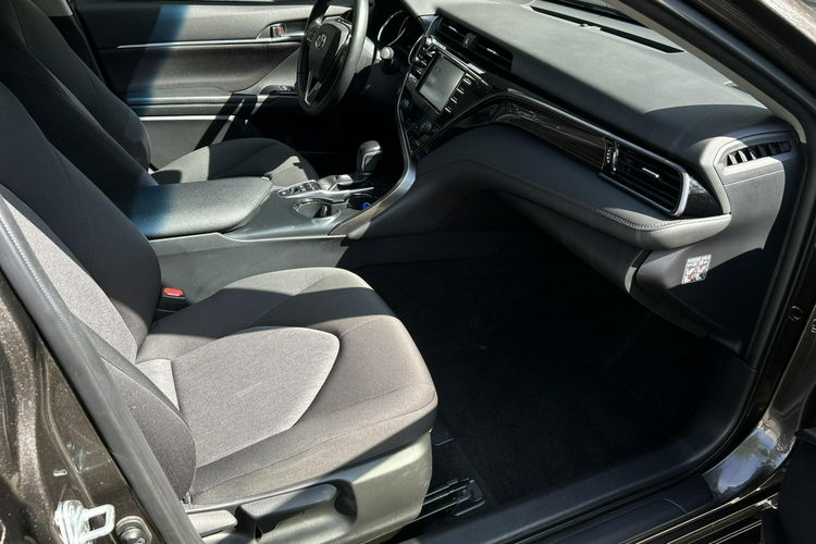 Toyota Camry 2.5 HSD COMFORT, salon Polska, gwarancja, FV23% zdjęcie 14