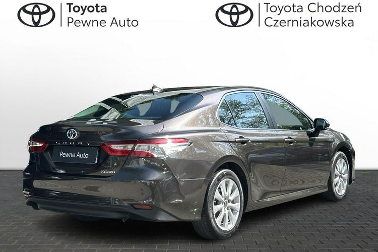 Toyota Camry 2.5 HSD COMFORT, salon Polska, gwarancja, FV23% zdjęcie 2