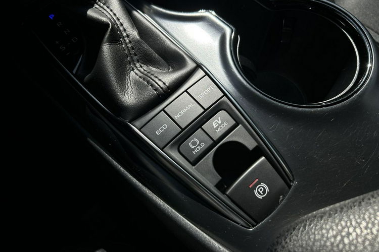 Toyota Camry 2.5 HSD COMFORT, salon Polska, gwarancja, FV23% zdjęcie 25