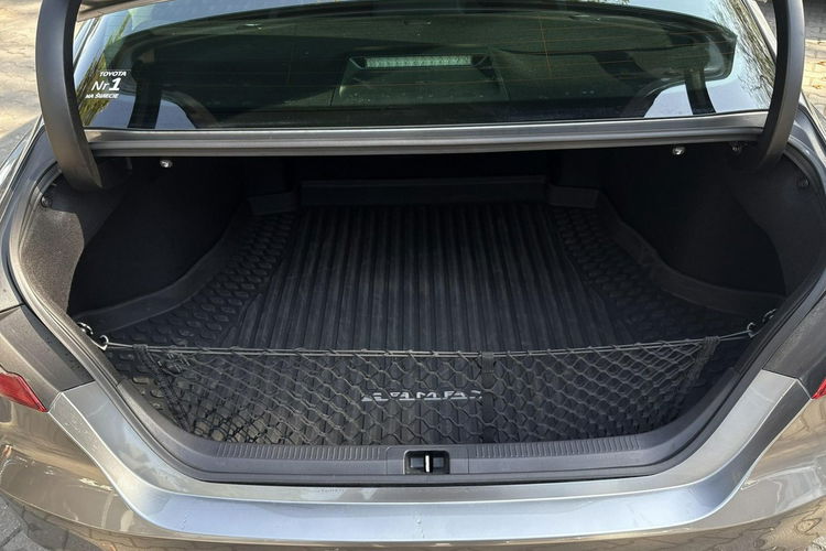 Toyota Camry 2.5 HYBRID COMFORT BUSINESS, salon Polska, gwarancja, FV23% zdjęcie 15