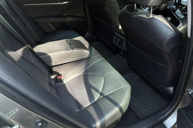 Toyota Camry 2.5 HYBRID COMFORT BUSINESS, salon Polska, gwarancja, FV23% zdjęcie 16