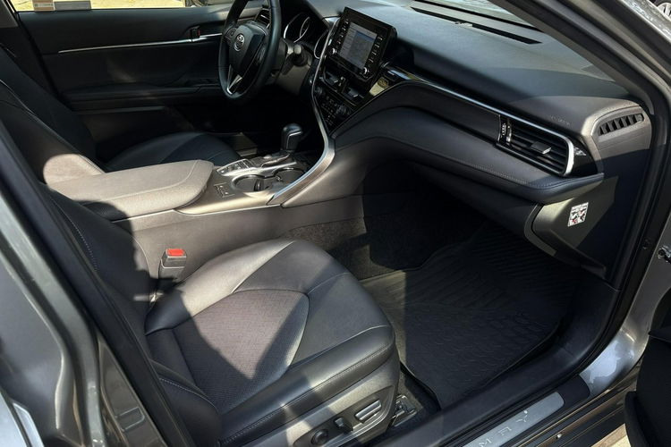 Toyota Camry 2.5 HYBRID COMFORT BUSINESS, salon Polska, gwarancja, FV23% zdjęcie 18