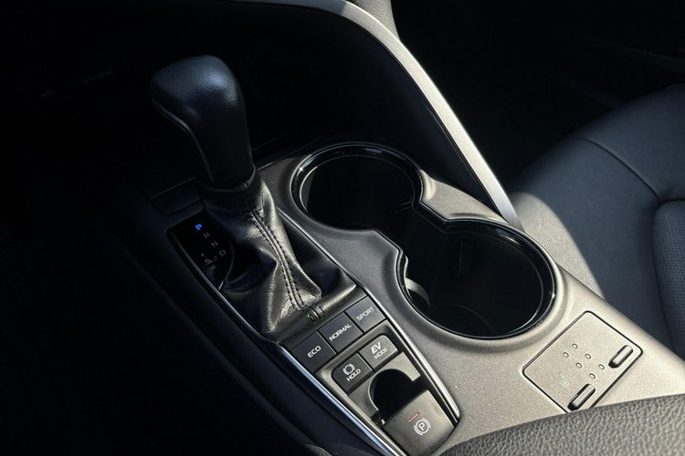 Toyota Camry 2.5 HYBRID COMFORT BUSINESS, salon Polska, gwarancja, FV23% zdjęcie 29