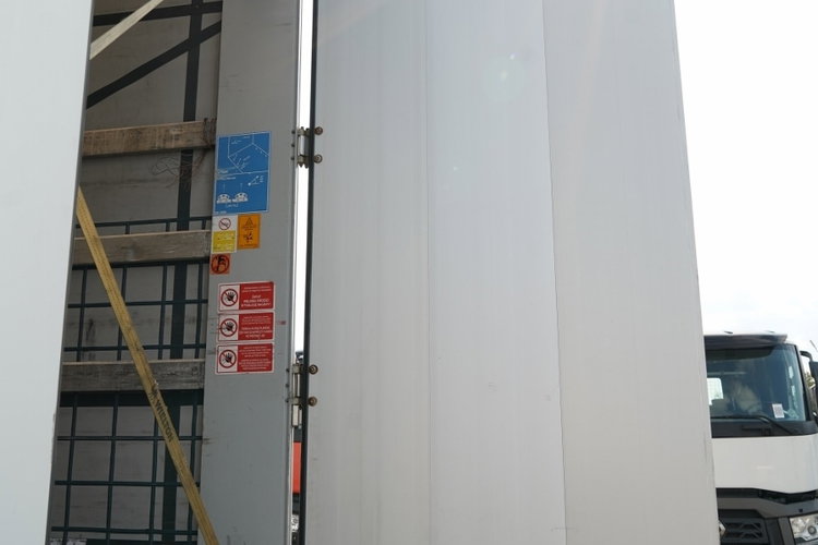 Wielton / FIRANKA / STANDARD / OŚ PODNOSZONA / 2022 /  PLANDEKA ZBROJONA  zdjęcie 14