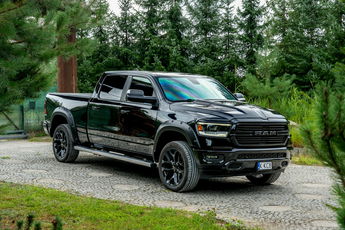  1500 HEMI eTorque / Crew Cab Laramie / DOINWESTOWANY / 4x4 / FV 23%