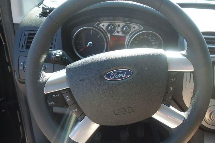 Kuga FORD KUGA zdjęcie 23