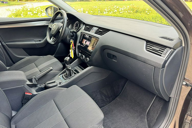 Skoda Octavia FULL LED Navi Gwarancja zdjęcie 11