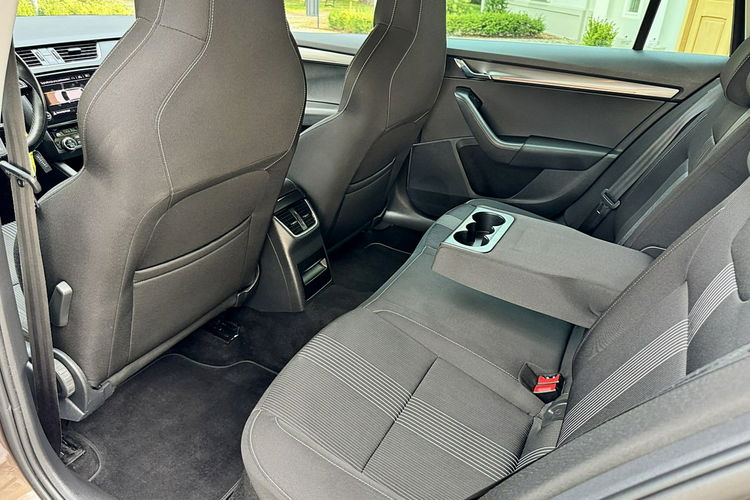 Skoda Octavia FULL LED Navi Gwarancja zdjęcie 13