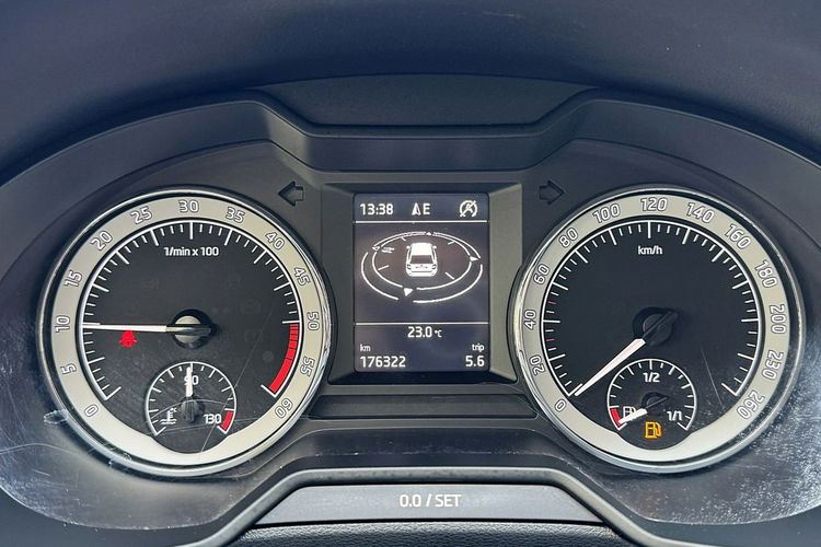 Skoda Octavia FULL LED Navi Gwarancja zdjęcie 17