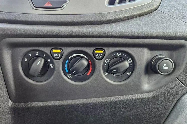 Ford transit DoKa 7 osób 54999zł NETTO 2.0TdCi/170KM zdjęcie 25