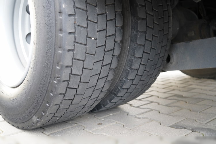 Mercedes ATEGO 1621 / KONTENER 5.6 M / 4x2 / WINDA D HOLLANDIA - 1500 KG / MANUAL / PO KONTRAKCIE SERWISOWYM zdjęcie 29