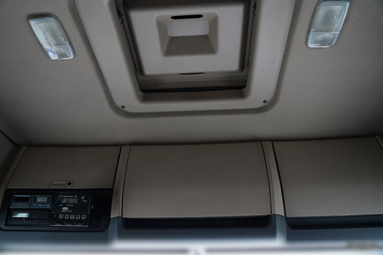 Scania R 410 / 6X2 / CHŁODNIA / SOLÓWKA / AGREGAT CARRIER / MULTITEMPERATURA / WINDA DHOLLANDIA / OŚ PODNOSZONA /  zdjęcie 33