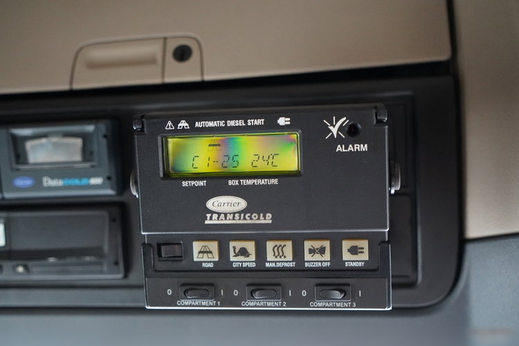 Scania R 410 / 6X2 / CHŁODNIA / SOLÓWKA / AGREGAT CARRIER / MULTITEMPERATURA / WINDA DHOLLANDIA / OŚ PODNOSZONA /  zdjęcie 34