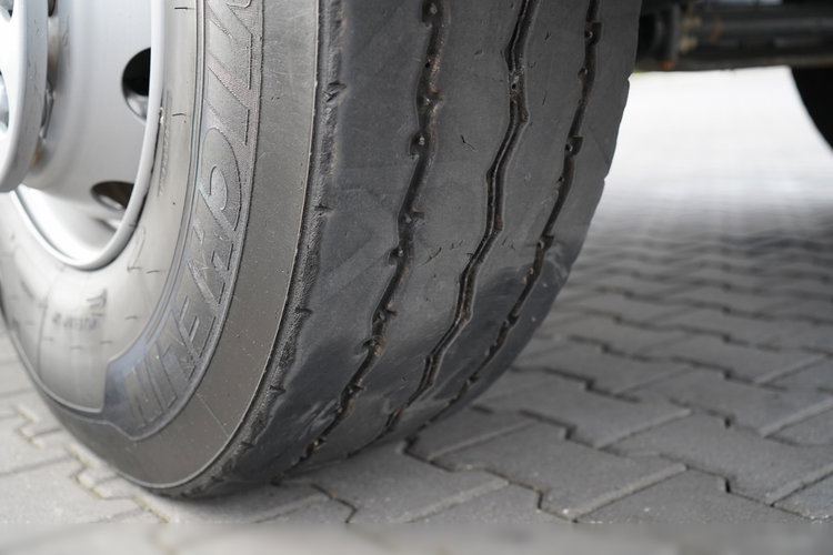 Renault K 480 / 6x4 / WYWROTKA DWUSTRONNA 5.2 M / HYDROBURTA / KLAPO-DRZWI / PO KONTRAKCIE SERWISOWYM zdjęcie 33