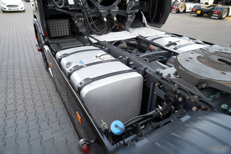 Scania S 500 / RETARDER / KLIMA POSTOJOWA / CAŁA NA PODUSZKACH / OPONY 100% / NAVI / PO KONTRAKCIE SERWISOWYM zdjęcie 16