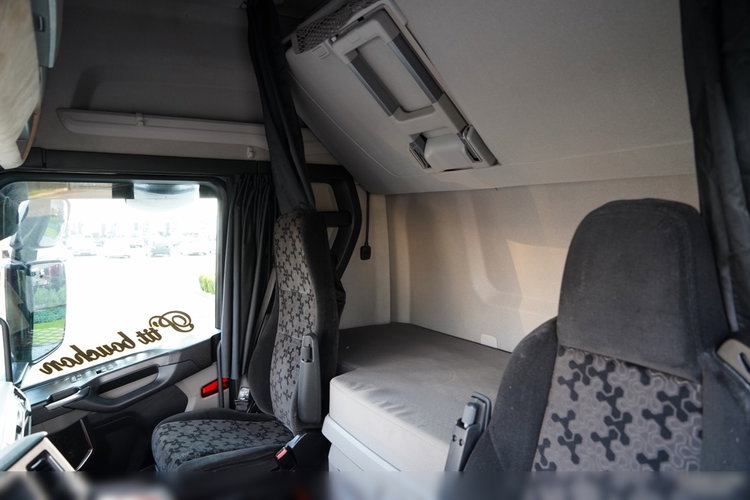 Scania S 500 / RETARDER / KLIMA POSTOJOWA / CAŁA NA PODUSZKACH / OPONY 100% / NAVI / PO KONTRAKCIE SERWISOWYM zdjęcie 28
