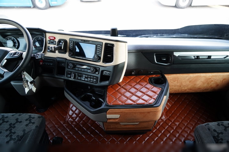 Scania S 500 / RETARDER / KLIMA POSTOJOWA / CAŁA NA PODUSZKACH / OPONY 100% / NAVI / PO KONTRAKCIE SERWISOWYM zdjęcie 34