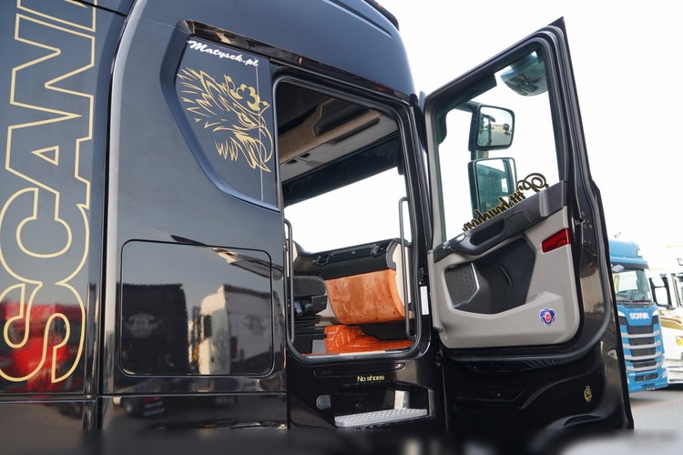 Scania S 500 / RETARDER / KLIMA POSTOJOWA / CAŁA NA PODUSZKACH / OPONY 100% / NAVI / PO KONTRAKCIE SERWISOWYM zdjęcie 39