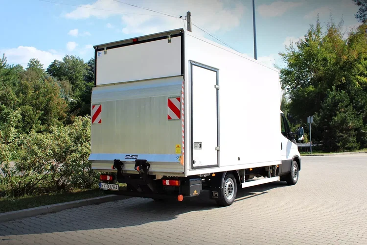 Iveco Daily 35S18 kontener 9eu palet + winda Dhollandia750kg zdjęcie 13