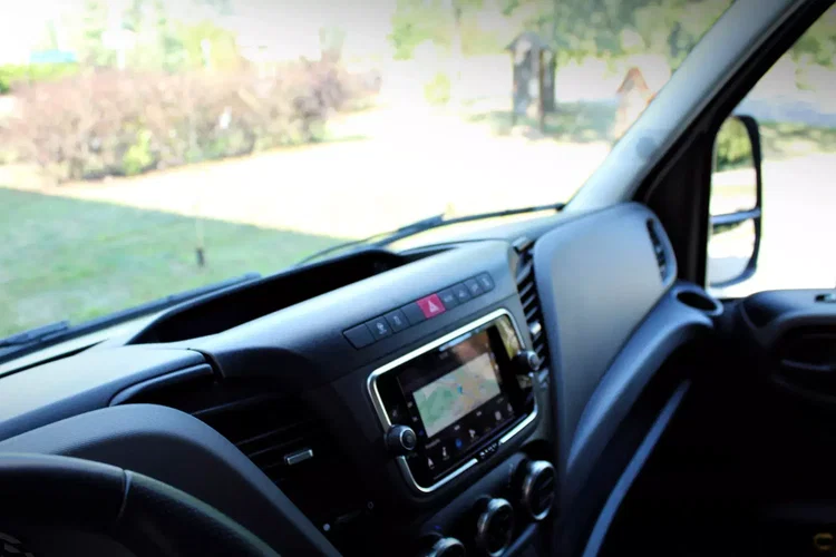 Iveco Daily 35S18 kontener 9eu palet + winda Dhollandia750kg zdjęcie 28