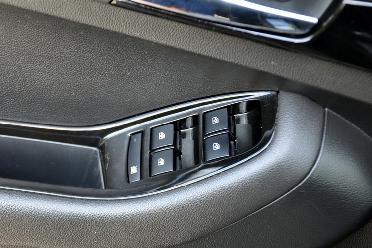 Chevrolet Orlando 1.4T(140KM) Kolorowa Navigacja Kamera 7-Foteli Parkt I Wł Alu 17"ASO zdjęcie 37