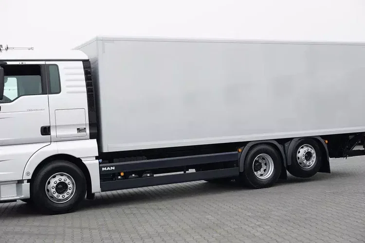 MAN TGX / 26.420 / ACC / E 6 / KONTENER + WINDA / OŚ SKRĘTNA / 18 PALET zdjęcie 14