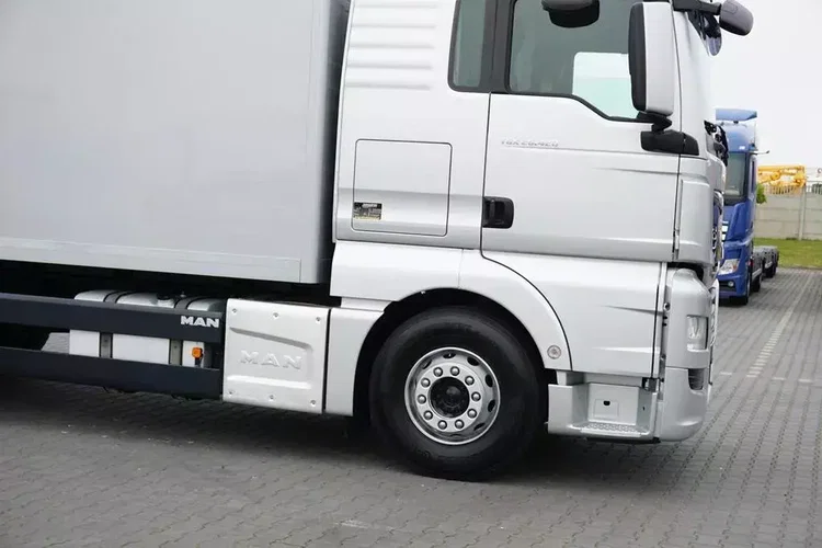 MAN TGX / 26.420 / ACC / E 6 / KONTENER + WINDA / OŚ SKRĘTNA / 18 PALET zdjęcie 25