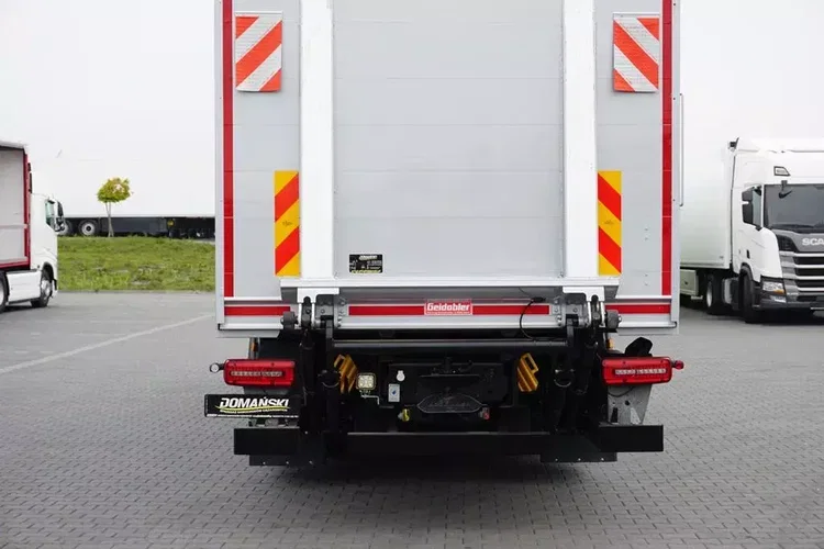 MAN TGX / 26.420 / ACC / E 6 / KONTENER + WINDA / OŚ SKRĘTNA / 18 PALET zdjęcie 30