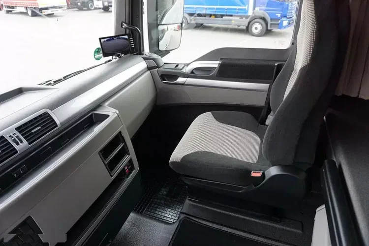 MAN TGX / 26.420 / ACC / E 6 / KONTENER + WINDA / OŚ SKRĘTNA / 18 PALET zdjęcie 39