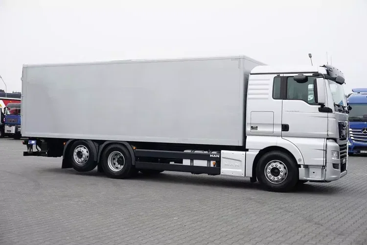 MAN TGX / 26.420 / ACC / E 6 / KONTENER + WINDA / OŚ SKRĘTNA / 18 PALET zdjęcie 4