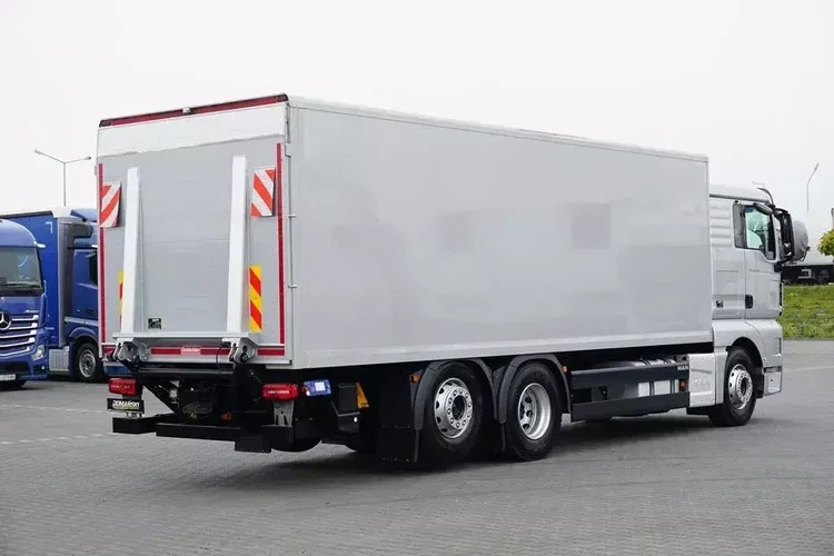MAN TGX / 26.420 / ACC / E 6 / KONTENER + WINDA / OŚ SKRĘTNA / 18 PALET zdjęcie 5
