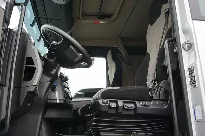 MAN TGX / 26.420 / ACC / E 6 / KONTENER + WINDA / OŚ SKRĘTNA / 18 PALET zdjęcie 7