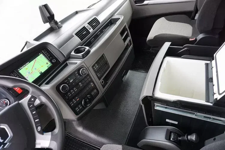 MAN TGX / 26.420 / ACC / E 6 / KONTENER + WINDA / OŚ SKRĘTNA / 18 PALET zdjęcie 9