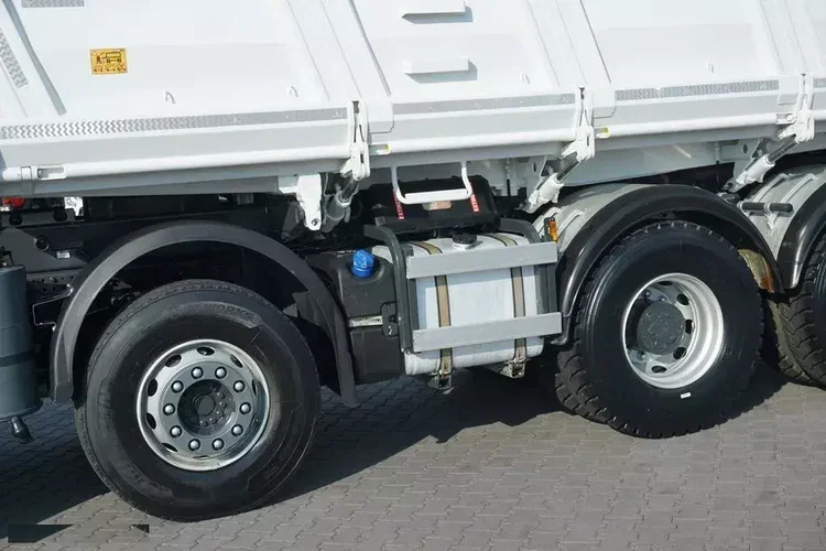Iveco / TRAKKER / 480 / E 6 / WYWROTKA / 8 X 4 / HYDROBURTA / RETARDER zdjęcie 28