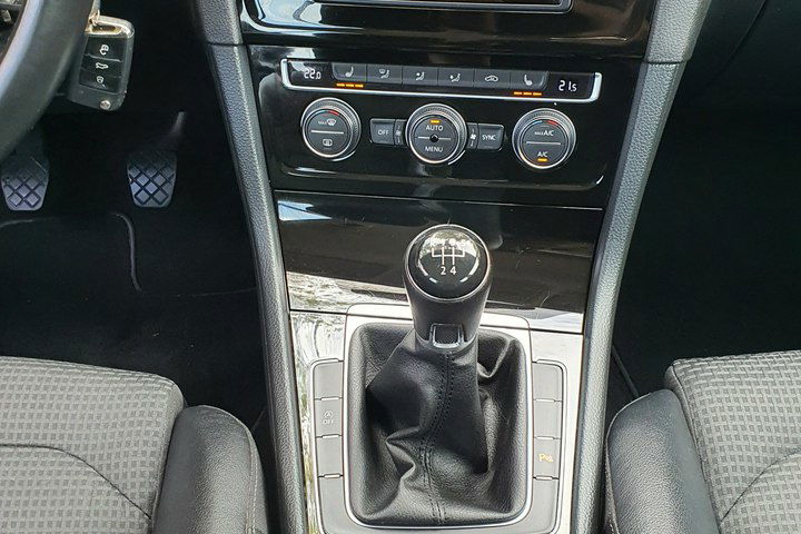 Volkswagen Golf 1.6 TDI # Highline # Navi # Climatronic # Kamera # PółSkóra # MegaStan zdjęcie 20