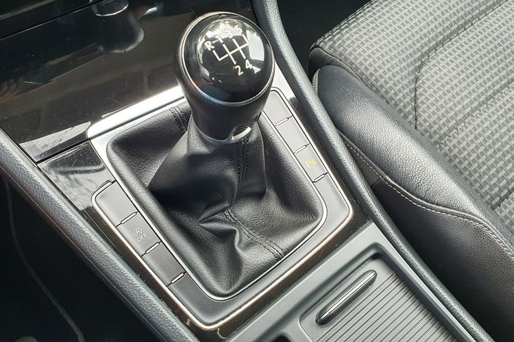 Volkswagen Golf 1.6 TDI # Highline # Navi # Climatronic # Kamera # PółSkóra # MegaStan zdjęcie 25