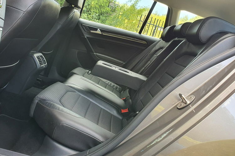 Volkswagen Golf 1.6 TDI # Highline # Navi # Climatronic # Kamera # PółSkóra # MegaStan zdjęcie 8