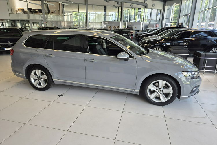 Volkswagen Passat zdjęcie 2