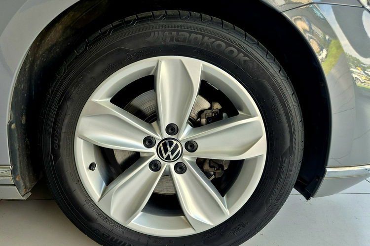 Volkswagen Passat zdjęcie 31