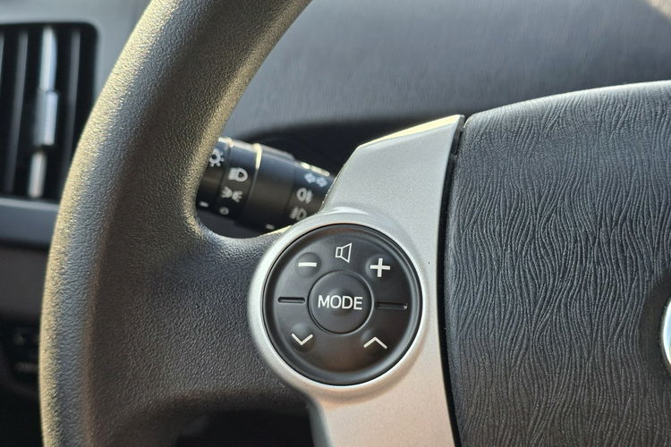 Toyota Prius Hybrid 1.8 VVT-I E-CVT I-właściciel / 62-tyś przebiegu zdjęcie 19