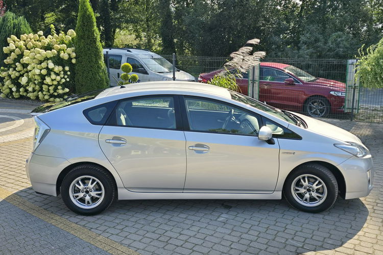 Toyota Prius Hybrid 1.8 VVT-I E-CVT I-właściciel / 62-tyś przebiegu zdjęcie 2