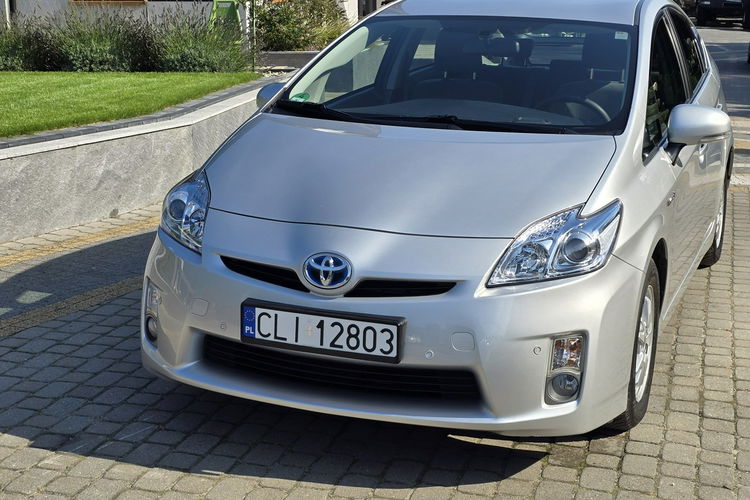 Toyota Prius Hybrid 1.8 VVT-I E-CVT I-właściciel / 62-tyś przebiegu zdjęcie 4