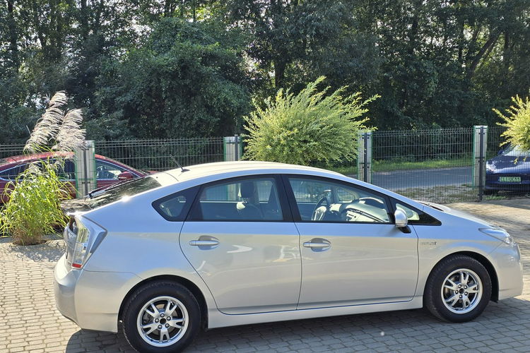 Toyota Prius Hybrid 1.8 VVT-I E-CVT I-właściciel / 62-tyś przebiegu zdjęcie 5